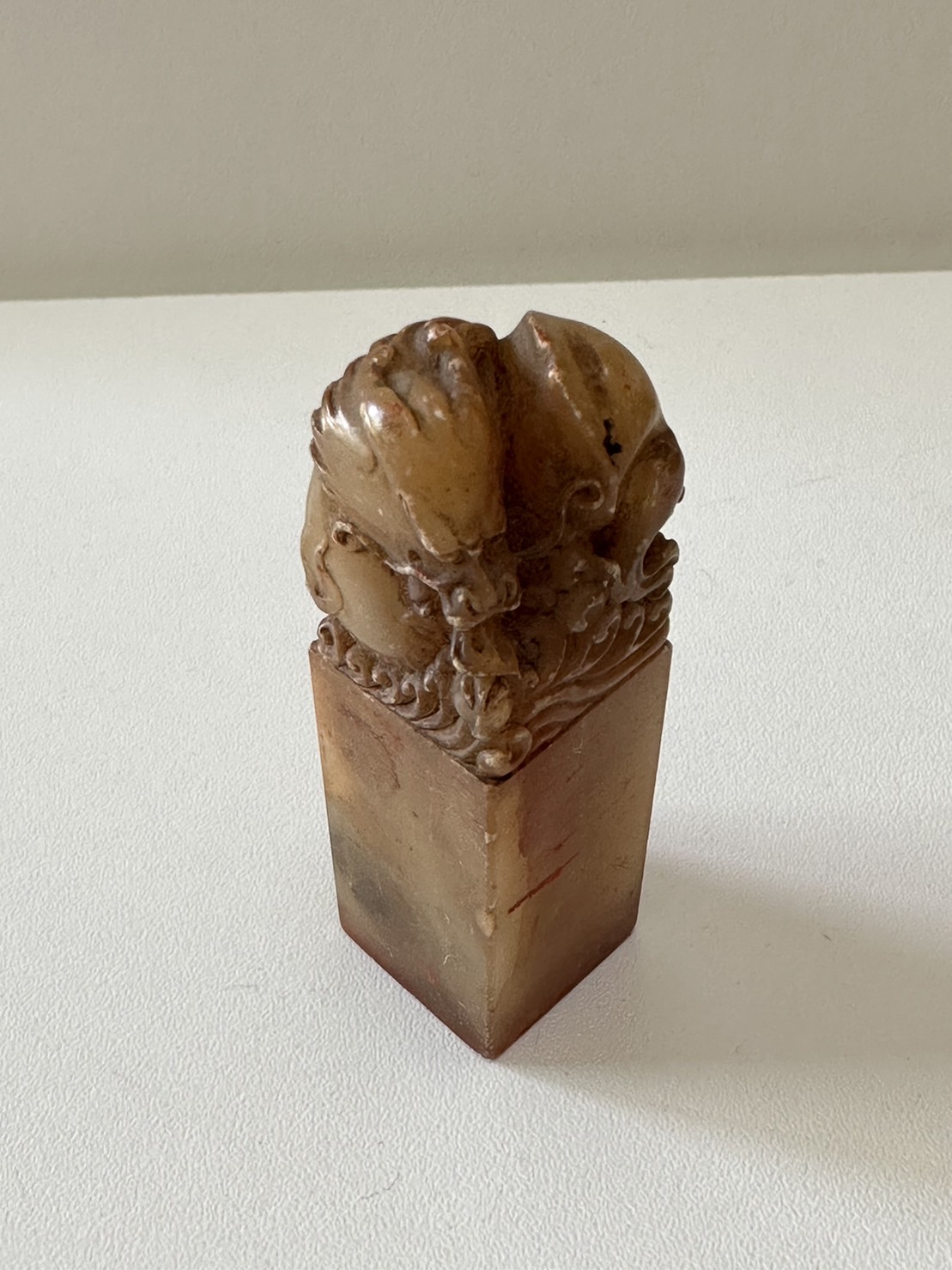 えびす屋のお知らせ「骨董コラム｜寿山石の買取｜芙蓉石や善伯洞の真価を見抜く！田黄を筆頭とする名石の鑑定眼を専門美術商が語る」