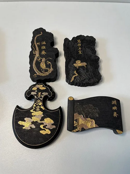 えびす屋のお知らせ「骨董コラム：清代古墨「胡開文」の魅力と鑑定の深層――黒に宿る文化と美意識を紐解く」