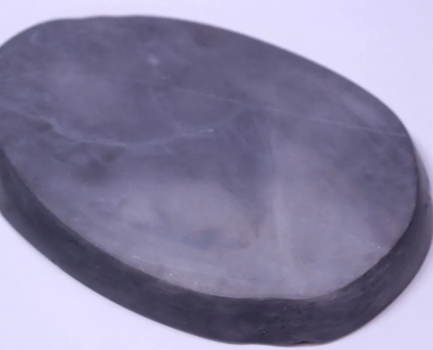 えびす屋のお知らせ「骨董コラム｜歙州硯の買取相場と鑑定の深淵｜「新しくとも高貴」な龍尾石の真価と無地が放つ資産価値を専門美術商が解き明かす」