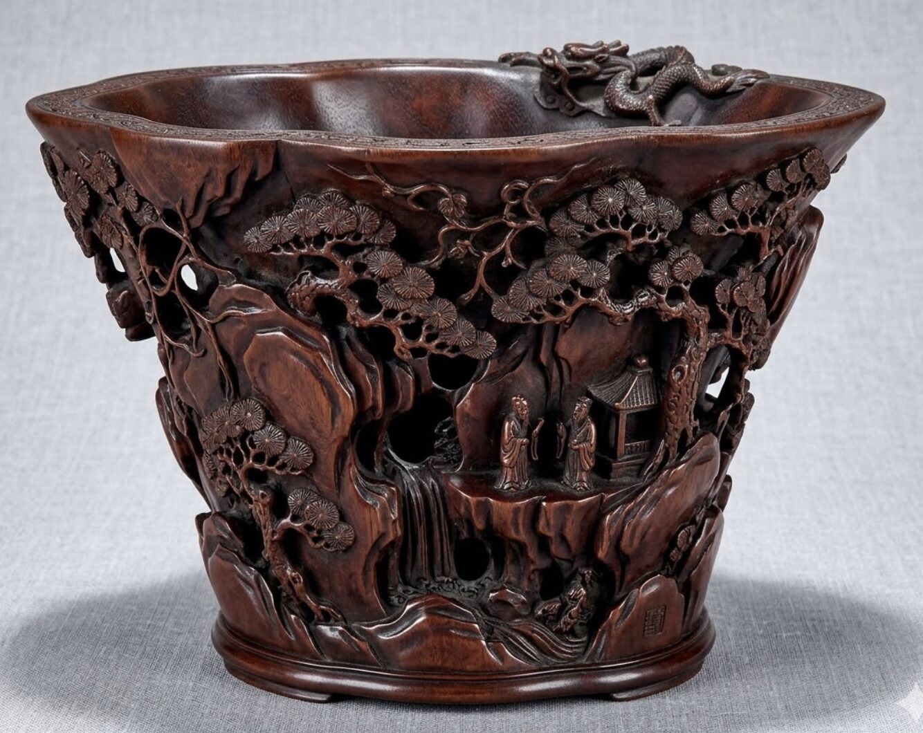 えびす屋のお知らせ「骨董コラム｜犀角（さいかく）の買取相場は？希少な彫刻作品の美術的価値と真贋を見抜く鑑定の急所を専門美術商が徹底解説」