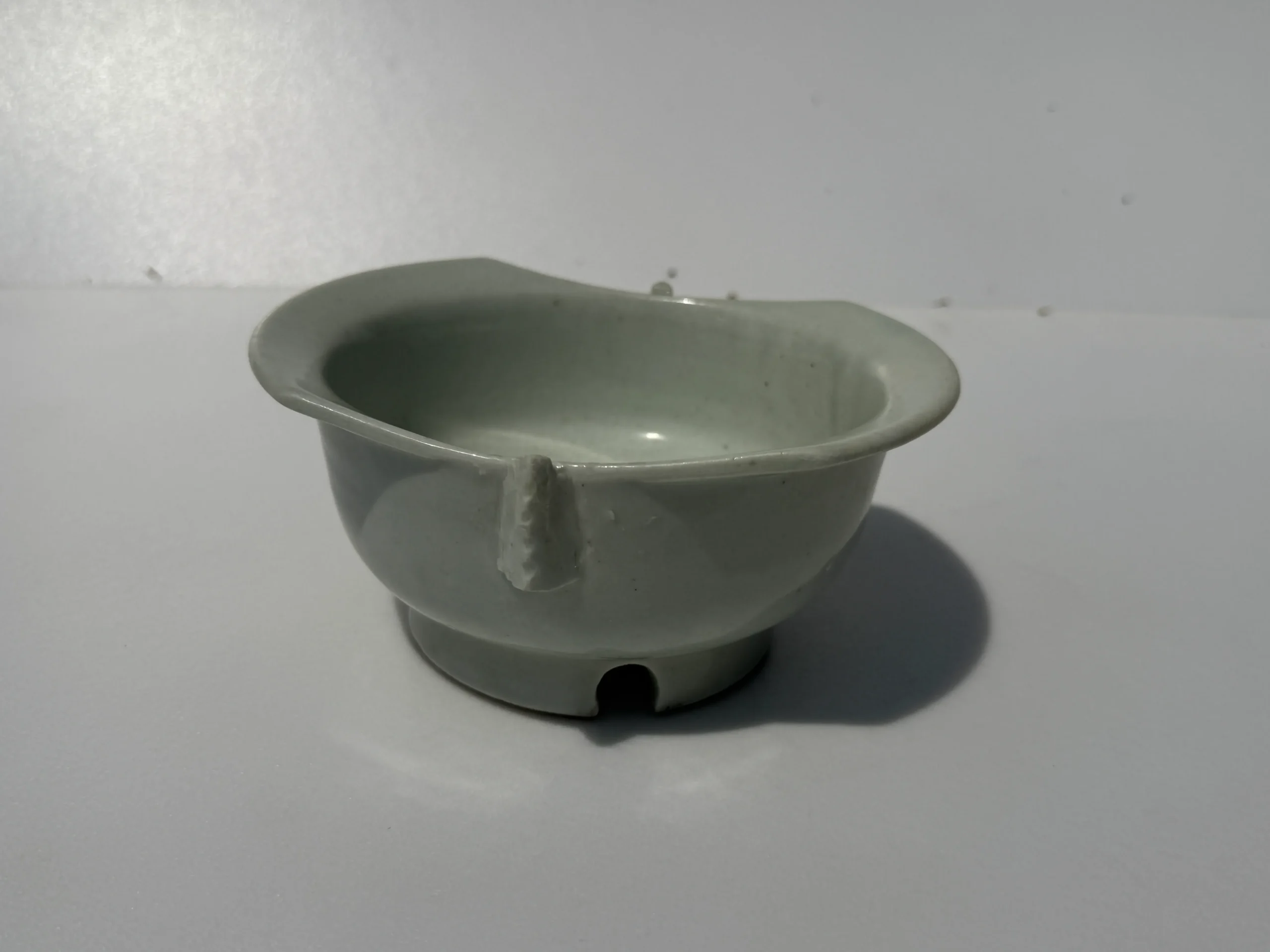 えびす屋のお知らせ「骨董コラム：李朝祭器（チェギ）が評価される理由｜形と用途が決める独自の価値観」